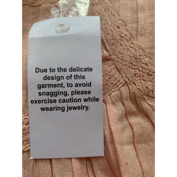 Logo Lavish women’s blouse, peach size medium NWT - Picture 4 of 6